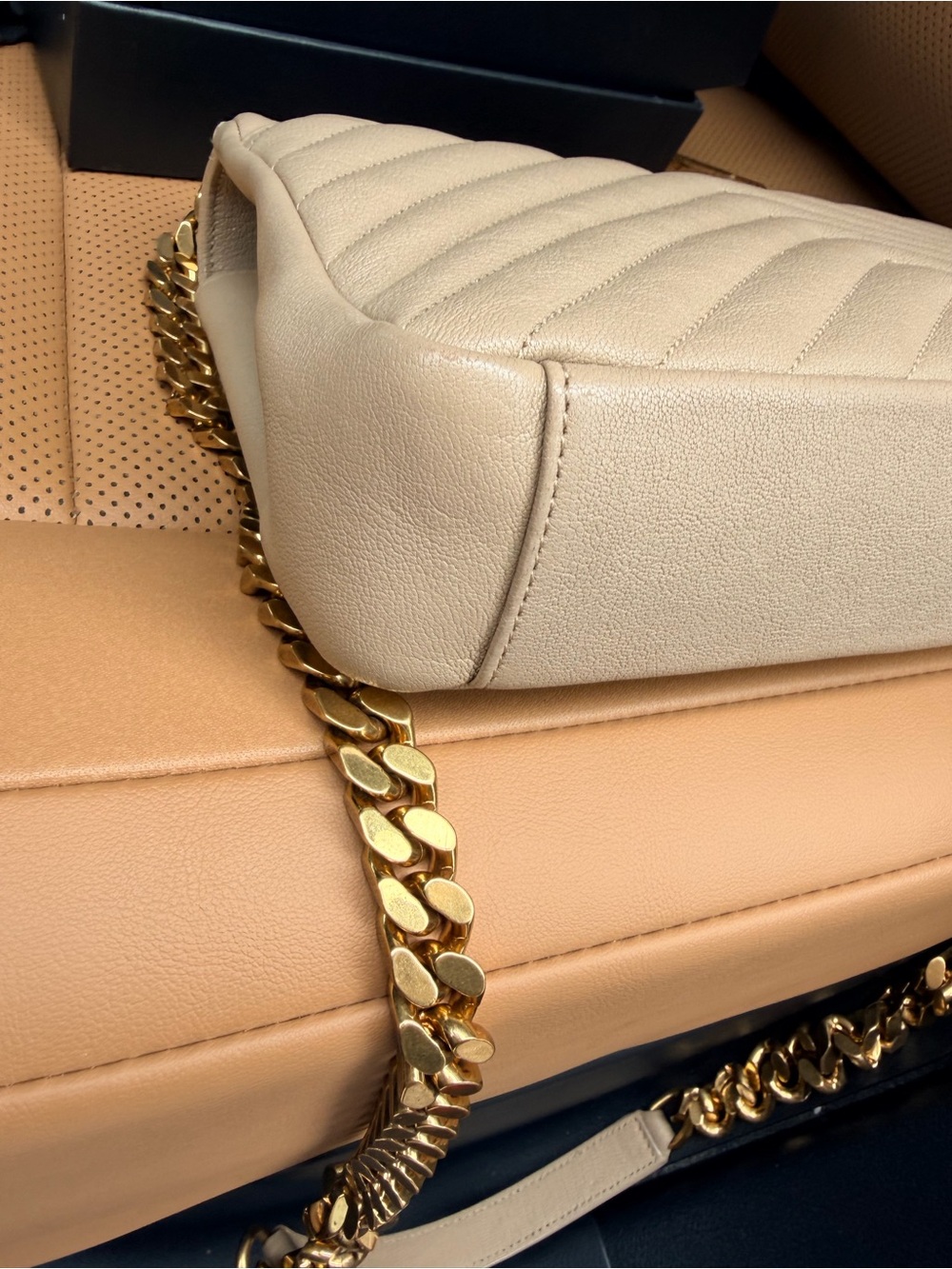 Saint Laurent Beige Quilted Leather Shoulder Bag with Gold Hardware - Picture 6 of 14